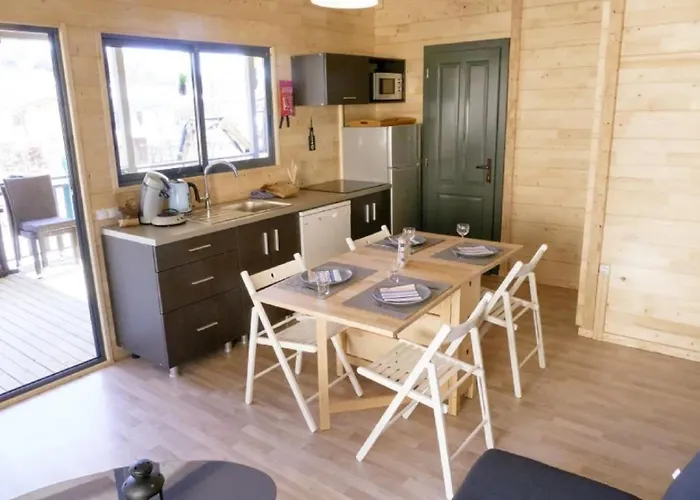 مكان تخييم Des Gaves لارونس